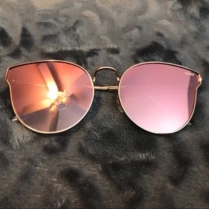 QUAY SUNGLASSES (GREAT CONDITION)